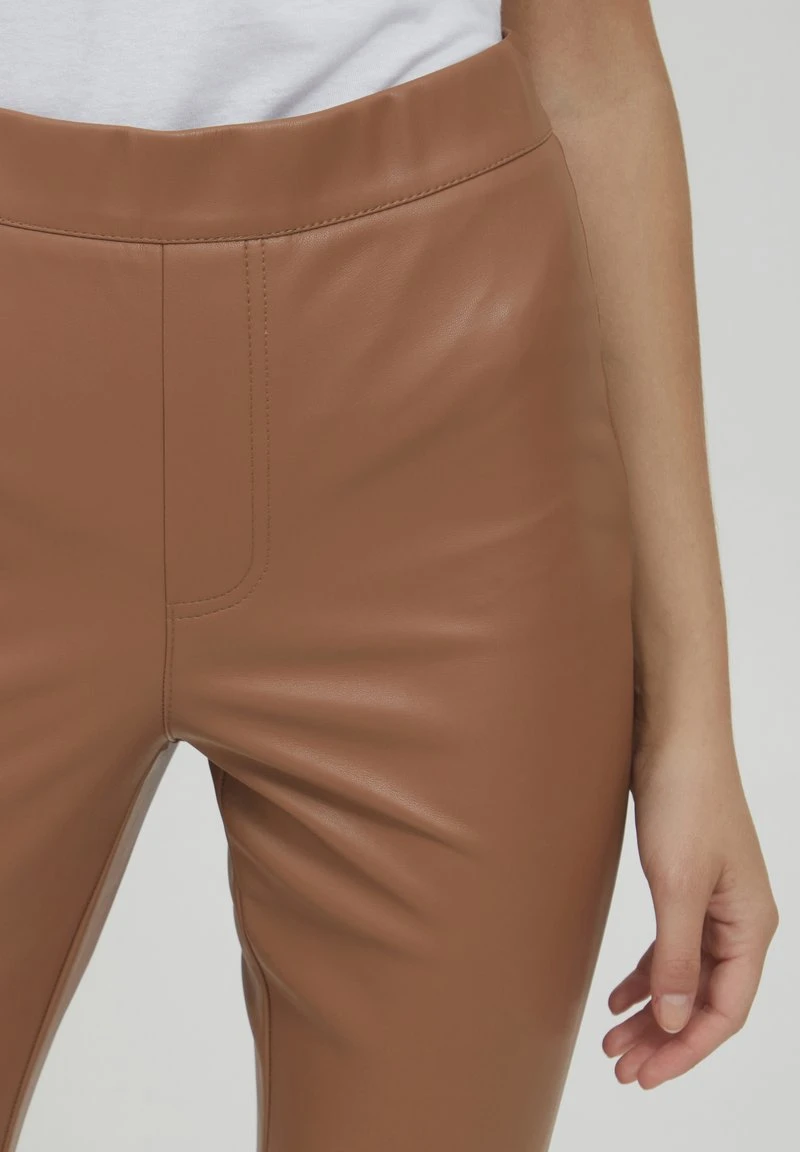 OXMO PAULINE - Stoffhose - Toffee 6 OXMO PAULINE - Stoffhose - Toffee – Bild 4