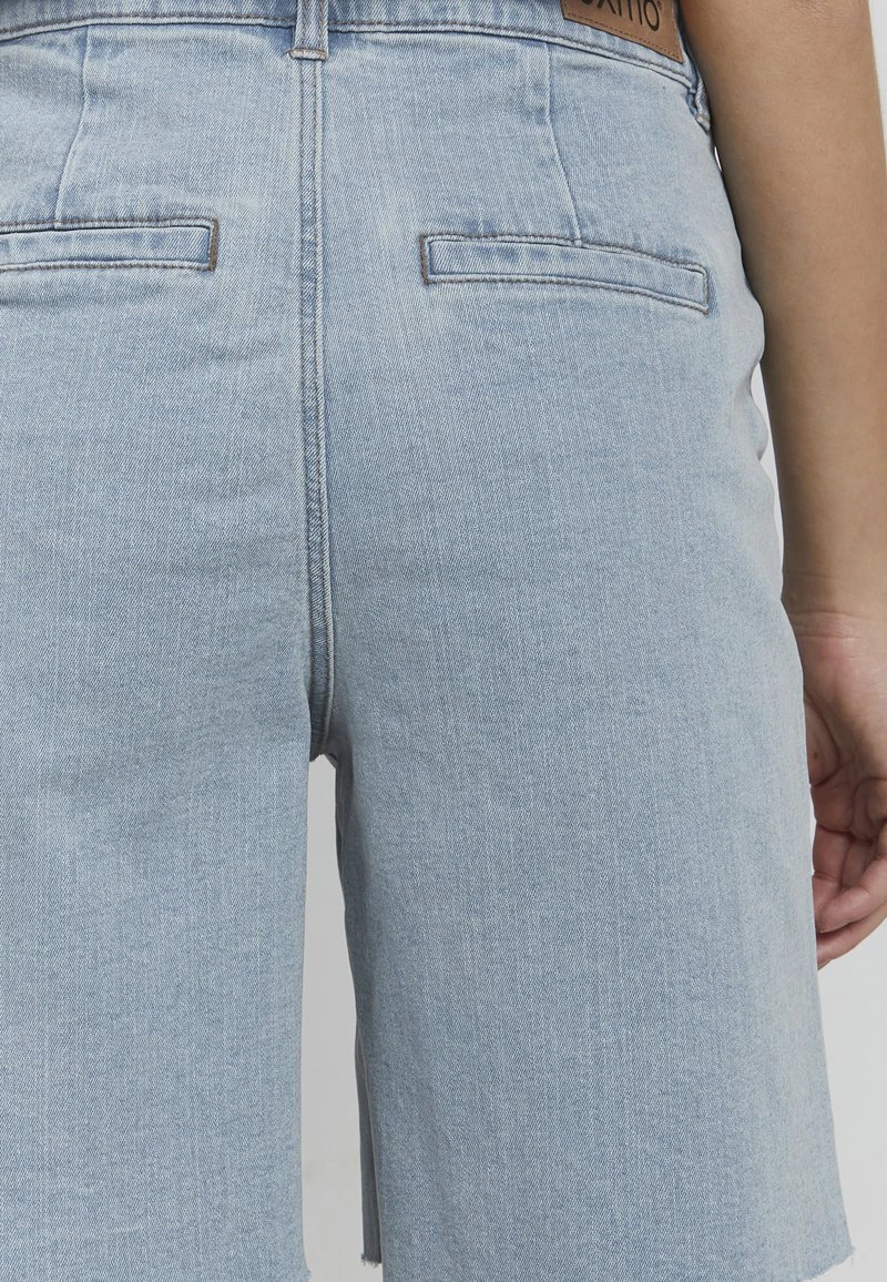 OXMO Jeans Shorts - Light Blue Denim 6 OXMO Jeans Shorts - Light Blue Denim – Bild 4