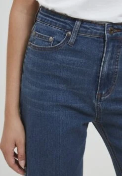 OXMO OXANNI - Flared Jeans - Mid Blue Denim -Oxmo 8a0713135438447a8a26a83ec559bad3