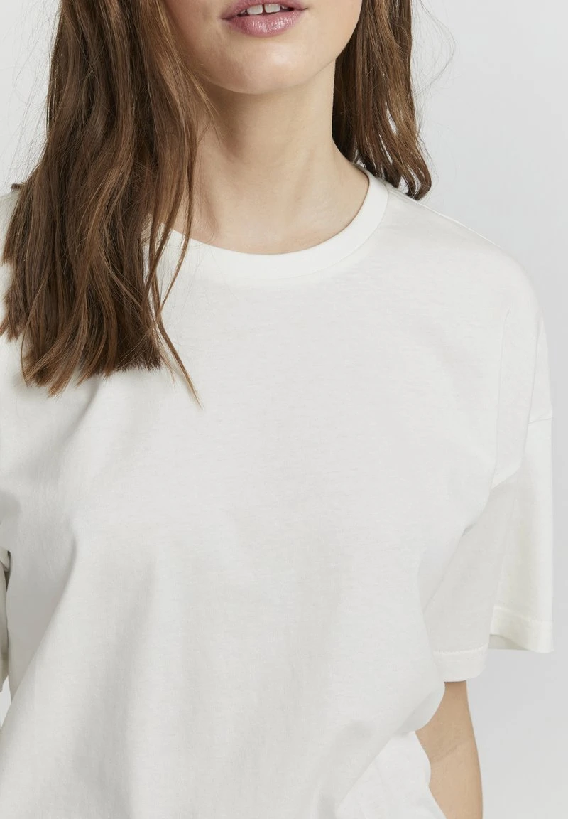 OXMO PINALA - T-Shirt Basic - Cloud Dancer 6 OXMO PINALA - T-Shirt Basic - Cloud Dancer – Bild 4