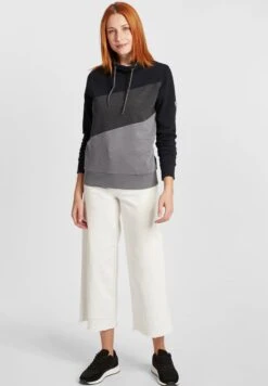 Oxmo -Oxmo b25a1c65f5584df3be46adc9b3725a58