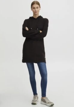 Oxmo -Oxmo c0be7dea84f34ef397c8e757f0f7eeb4