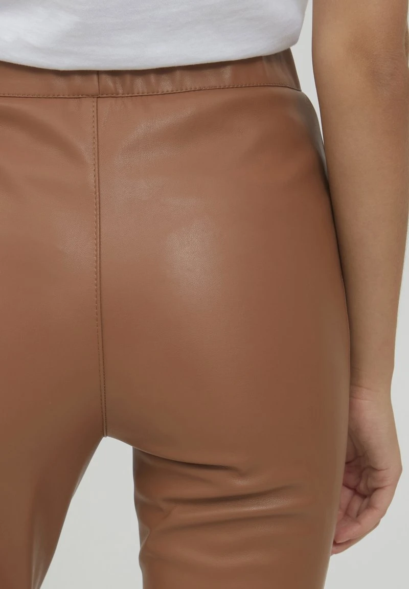 OXMO PAULINE - Stoffhose - Toffee 7 OXMO PAULINE - Stoffhose - Toffee – Bild 5