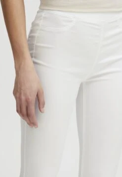 OXMO OXKEANA - Jeans Shorts - Optical White -Oxmo e61cf0b246a745098ac6bb795bd40f56